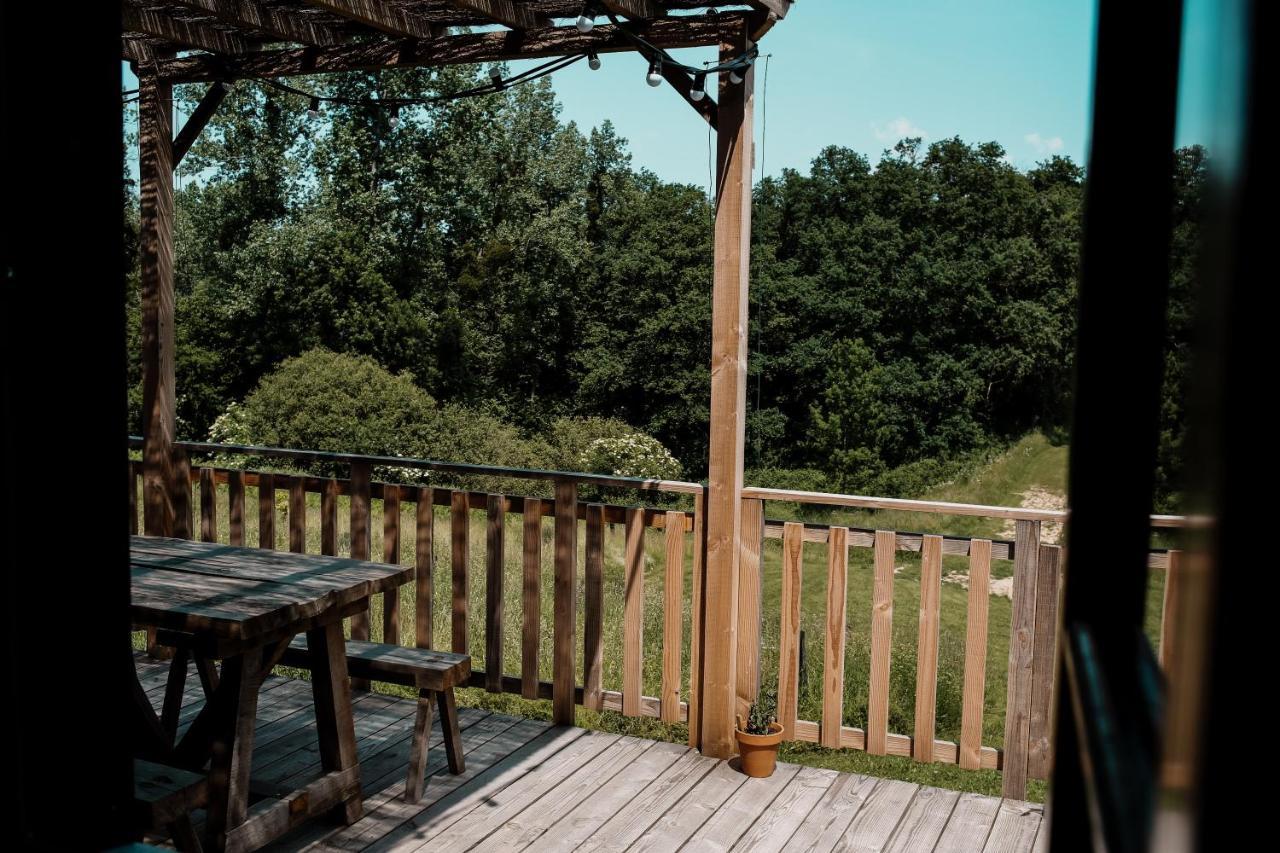 La Ferme Du Pont De Maumy, Cabane Au Bord De L'Etang Et Bain Nordique Busserolles Exterior photo