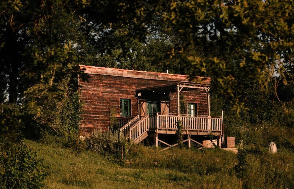 La Ferme Du Pont De Maumy, Cabane Au Bord De L'Etang Et Bain Nordique Busserolles Exterior photo